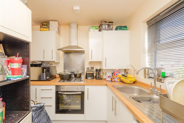 Shanklin Close Walderslade, Chatham photo 3