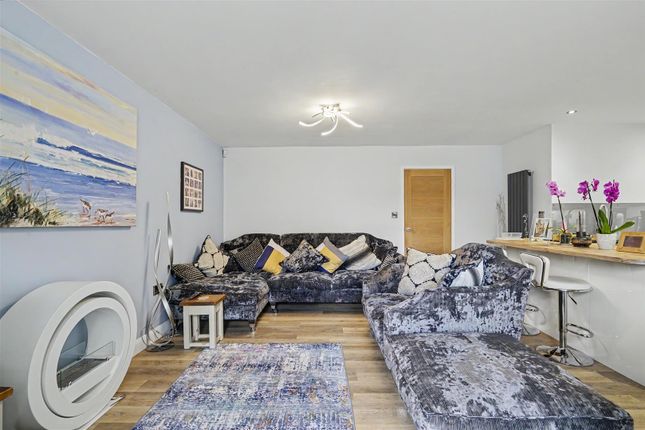 51, Sandringham Road, Nottingham photo 2