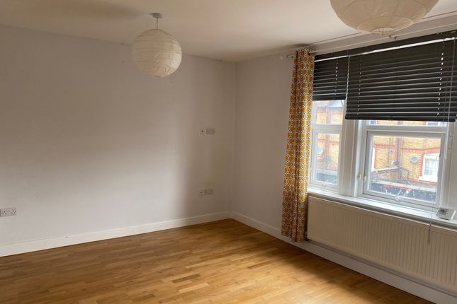 Thumbnail Flat to rent in Catford Hill, London