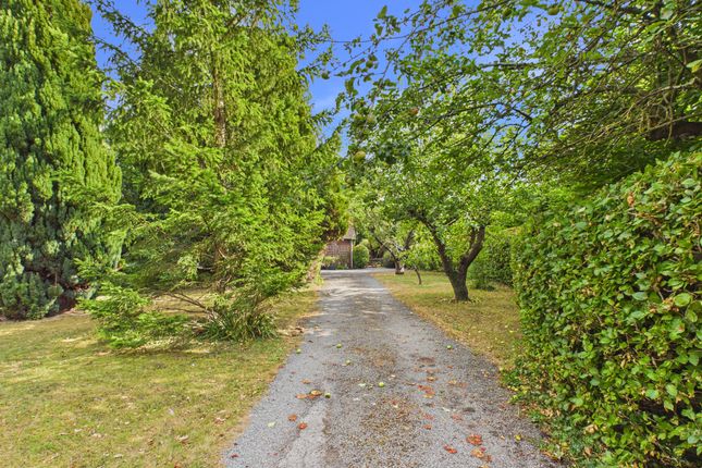 52 Lower Icknield Way, Chinnor photo 3