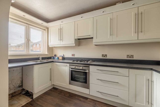 45, Leas Drive, Iver photo 3