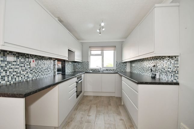 1, Saville Way, Warsop, Mansfield photo 2
