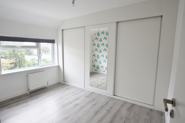 24b, Hazeltree Road, Watford photo 4