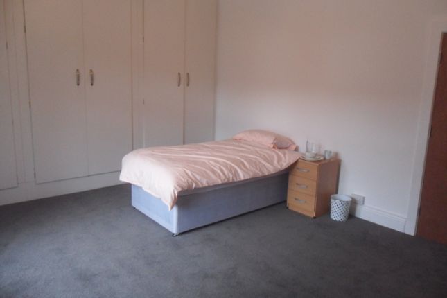 Thumbnail Room to rent in Park Road, Hockley