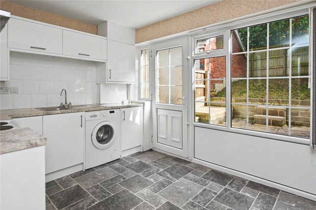 22, Allerton Grange Croft, Leeds photo 4
