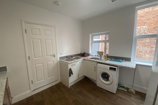 Room to rent in Woodhouse Road, Mansfield