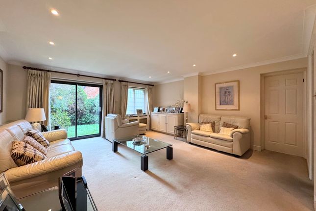 11, Priory Field Drive, Edgware photo 2