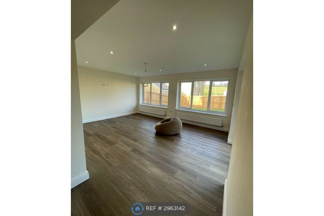 Entwistle Drive, Blackburn photo 4