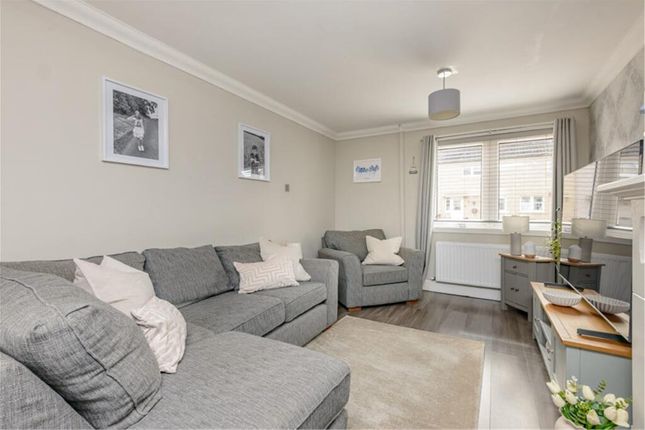 102, Gaynor Avenue, Loanhead photo 2