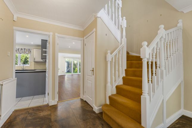 64, Redgrove Park, Cheltenham photo 3