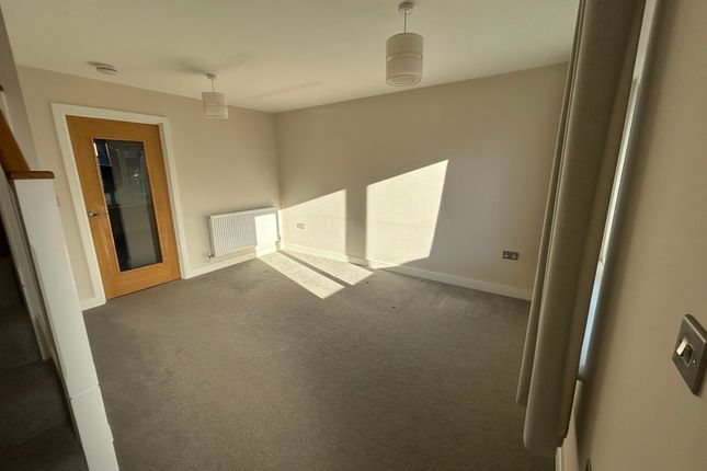 12 Hazelwell Avenue, Burton-On-Trent photo 2
