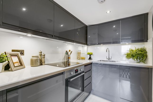 Flat 5, 47, Onslow Gardens, London photo 4