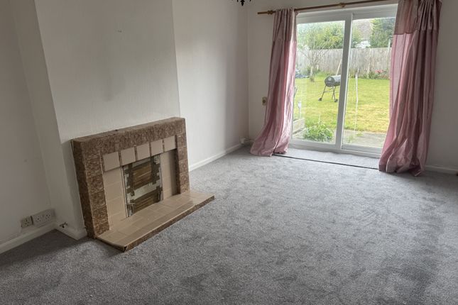 52, Woodford Court, Birchington photo 2