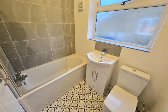 12, Perth Close, Mexborough photo 4