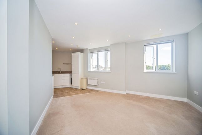 Flat 14, Kingsbury House,, Kingsbury Road, Hampshire photo 3