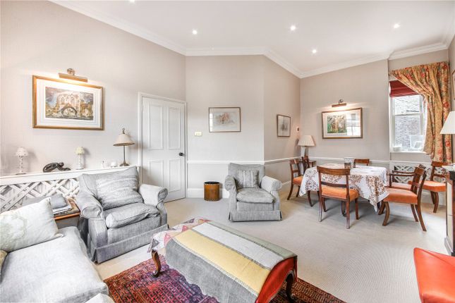 Second Floor Flat, 18, Pembridge Place, London photo 4