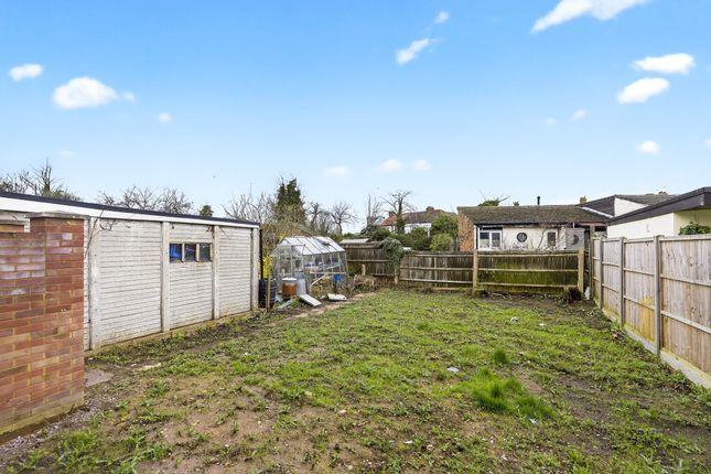 739, Field End Road, Ruislip photo 4