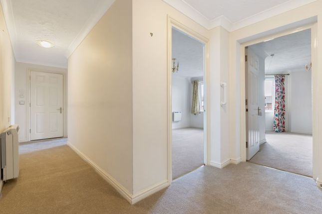 61 Byron Court, Stockbridge Road, Chichester photo 3