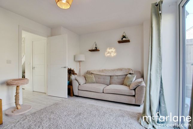 20 Trevelyan Road, Swindon photo 4