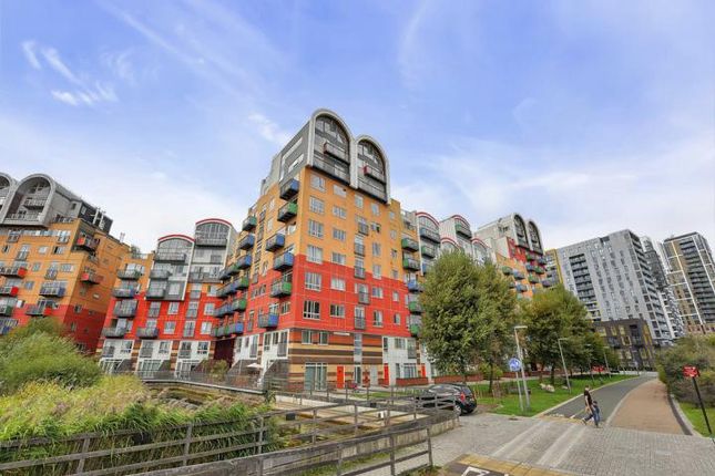 Flat to rent in Maurer Court, Mudlarks Boulevard, London