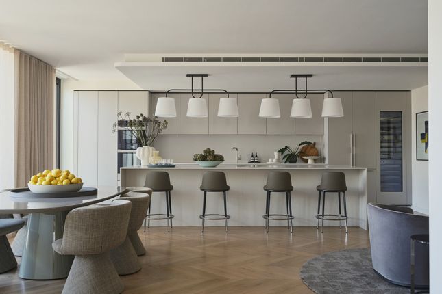 Flat Rossetti Penthouse, 1, Aybrook Street, London photo 3