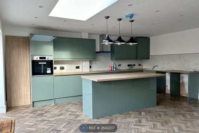 Lullingstone Crescent, Orpington photo 4