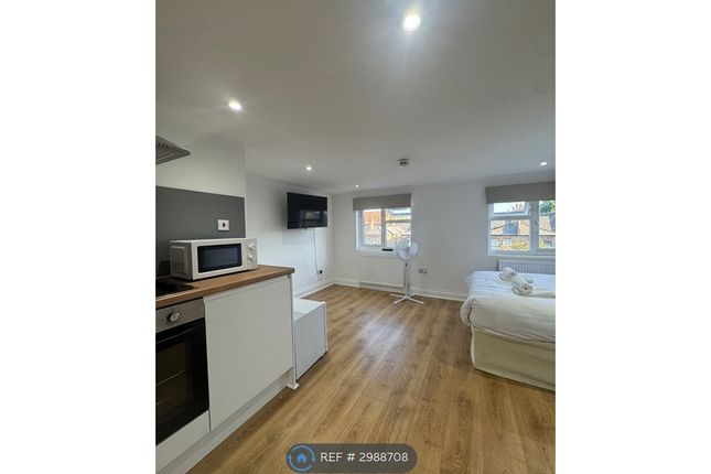 Penrhyn Crescent, London photo 4