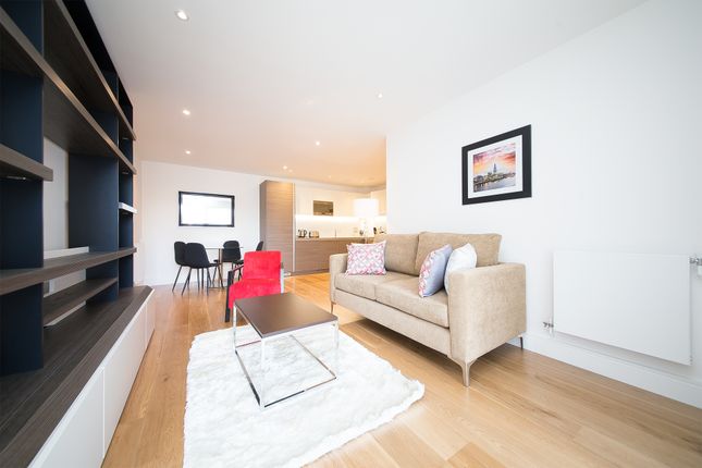 Flat to rent in Arrandene Apartments, Silverworks Close, Colindale, London