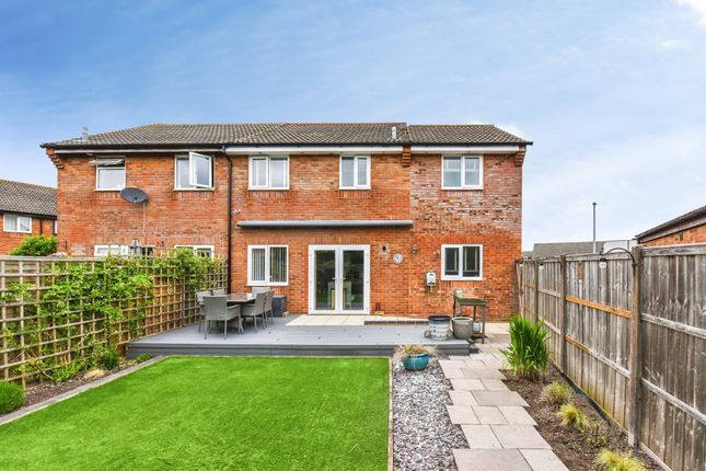 14, Lopes Way, Westbury photo 2