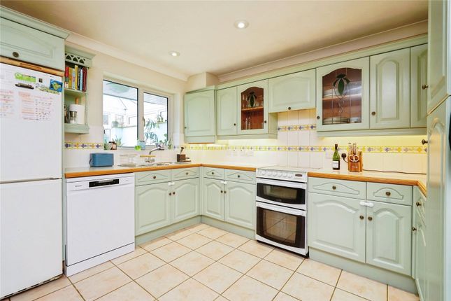 80, Lyneham Road, Oxfordshire photo 2