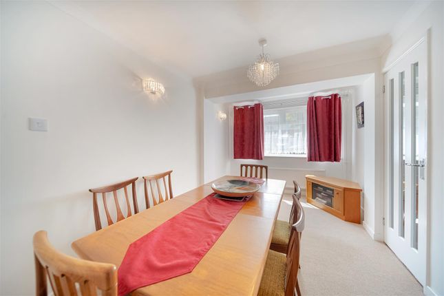 19, Ellenbrook Road, Ipswich photo 4