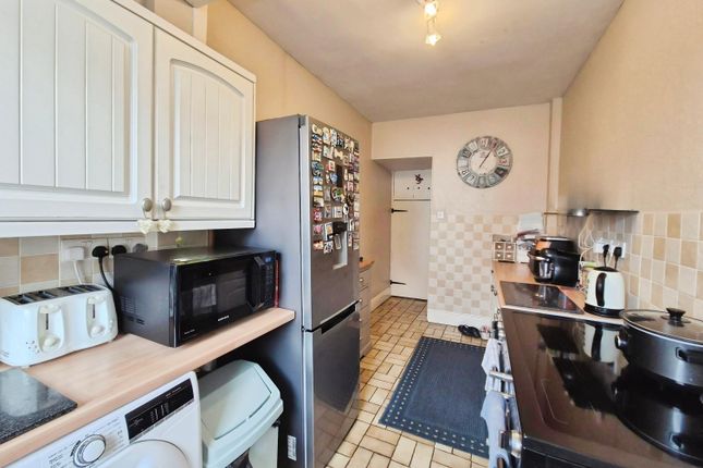 82, Goldcroft, Somerset photo 2