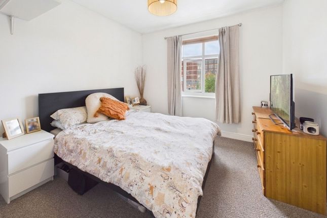 12 Pendle Court, Leigh photo 4