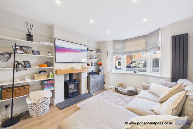 17, Wheatash Road, Addlestone photo 2