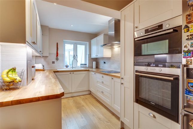 2, Braemar, White Waltham photo 4