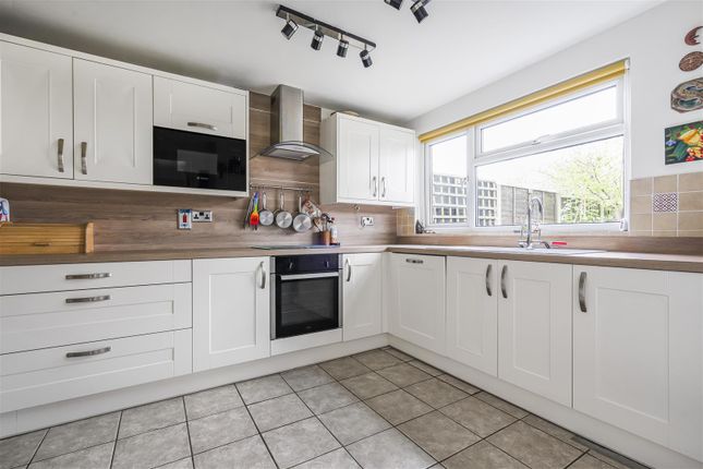21, Lower Harlings, Shotley Gate photo 3