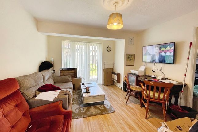 30, Wellesley Close, Ash Vale photo 2