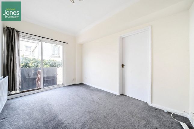 Flat to rent in Crescent Road, Worthing, West Sussex