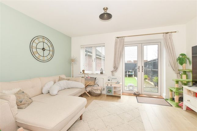 White Close, Horley photo 3