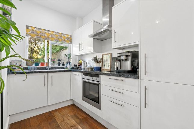 Garden Flat, 171, Park Road, Teddington photo 4