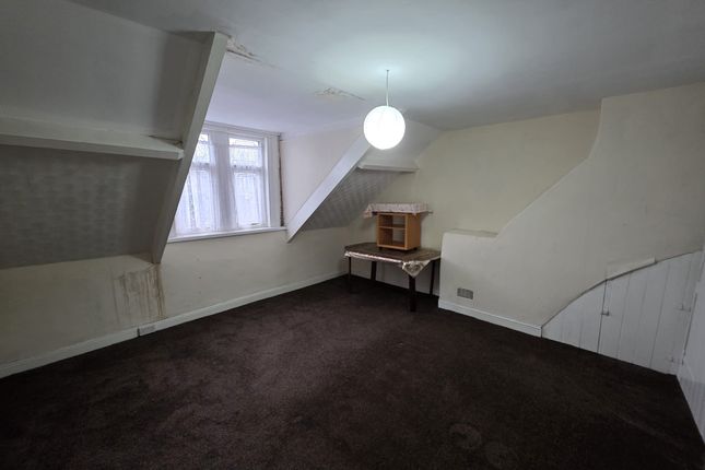 153A, toller lane , Bradford photo 5