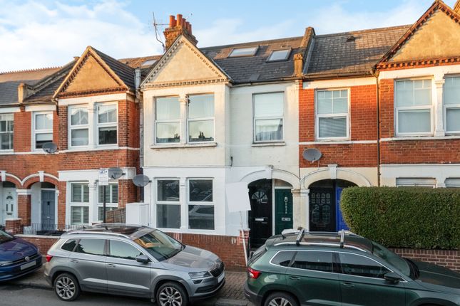 Maisonette to rent in Penwith Road, Earlsfield, London