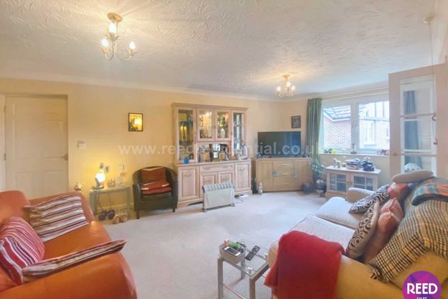 Flat for sale in Balmoral Road, Westcliff On Sea