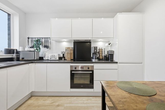21, Peregrine Drive, Brentwood photo 4