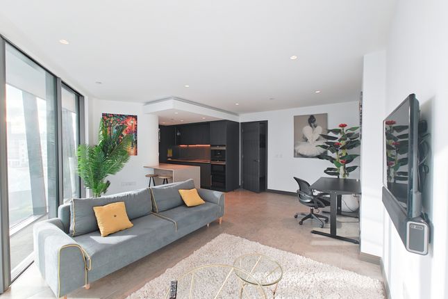 1-bed flat on 16 One Blackfriars,, One Blackfriars, London, £730,000