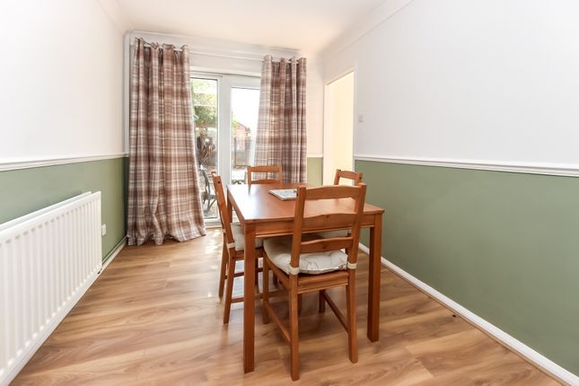 85, Torrington Crescent, Wellingborough photo 4