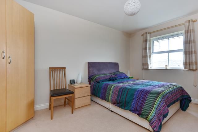 56, International Way, Sunbury-on-thames photo 5