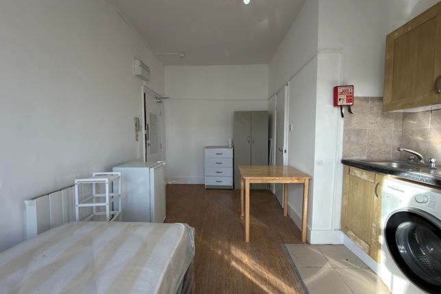 Flat 4, Etherley Road, London photo 4