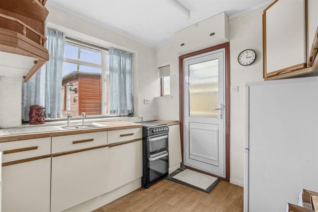 Mariba, Highfield Avenue, High Wycombe photo 4