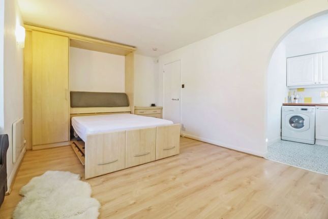150, Mead Avenue, Slough photo 4